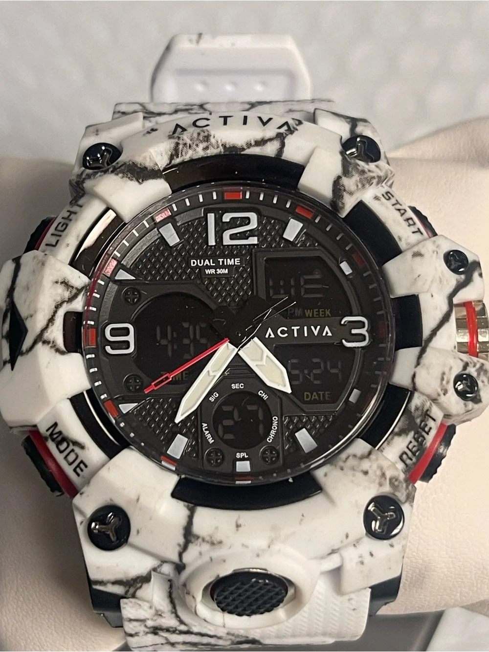 Activa X Invicta Analog Digital Men's Watch - 49mm. Camouflage. White & Black